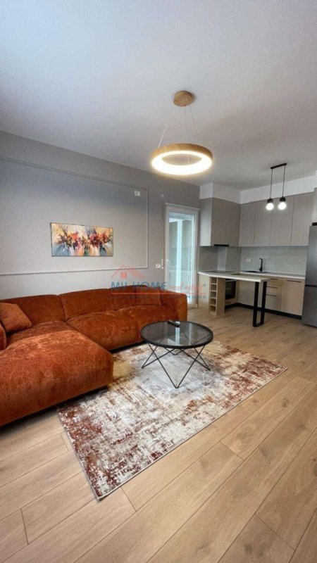 Apartament 1+1 + Post Parkimi me Qira Pazari i Ri Tirane