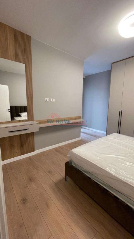 Apartament 1+1 + Post Parkimi me Qira Pazari i Ri Tirane