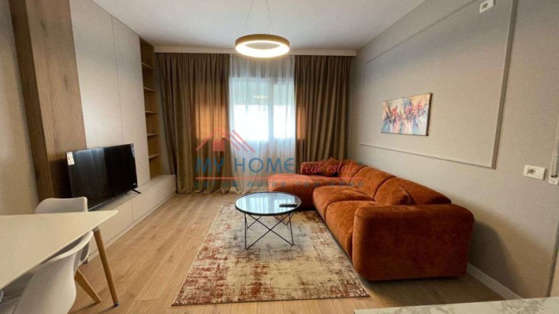 Apartament 1+1 + Post Parkimi me Qira Pazari i Ri Tirane