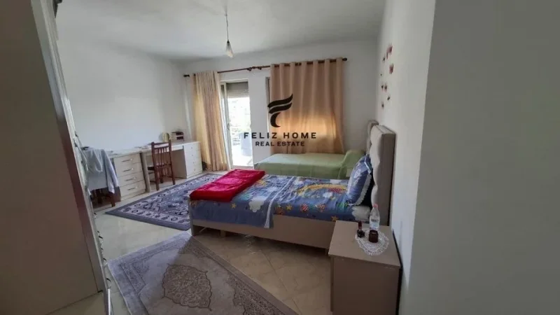 Tirane, jepet me qera apartament 2+1 Kati 4, 100 m² 500 € (YZBERISHT)