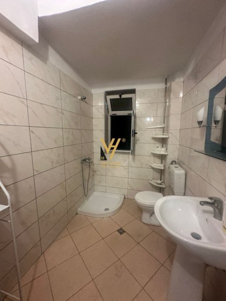 Tirane, jepet me qera apartament 2+1+Ballkon Kati 2, 70 m² 500 € (MYSLYM SHYRI)