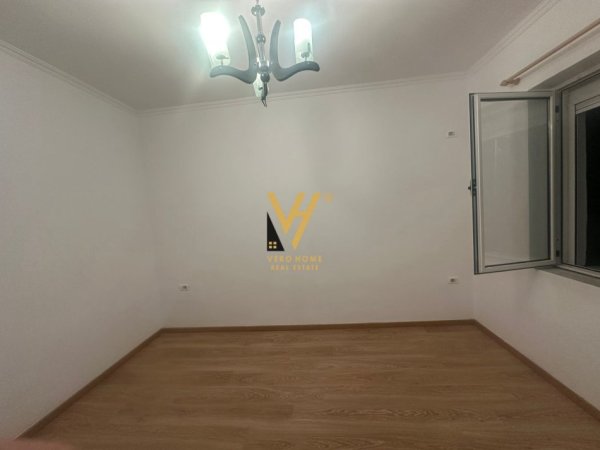 Tirane, jepet me qera apartament 2+1+Ballkon Kati 2, 70 m² 500 € (MYSLYM SHYRI)