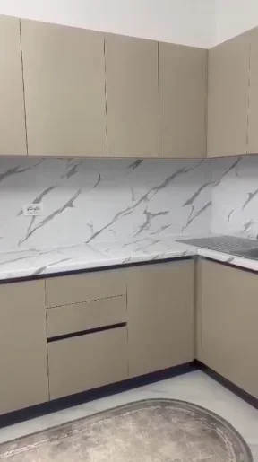 Tirane, jepet me qera apartament 1+1 Kati 3, 70 m² 400 € (univers city)