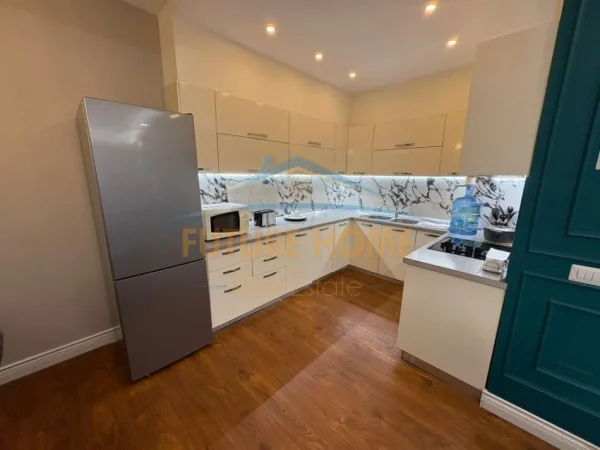 Tirane, shitet apartament 2+1+Ballkon Kati 1, 125 m² 185.000 € (Yzberisht)