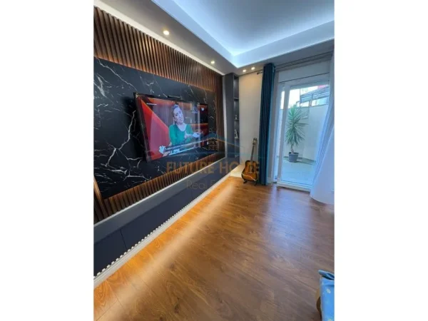 Tirane, shitet apartament 2+1+Ballkon Kati 1, 125 m² 185.000 € (Yzberisht)