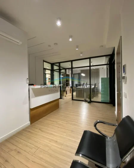 Tirane, jepet me qera ambjent biznesi Kati 1, 275 m² 4.600 € Qender (Gjimnazi Sami Frasheri)