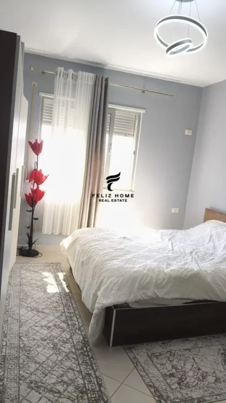 Tirane, shitet apartament 1+1 Kati 5, 74 m² 110.000 € (FRESKU)