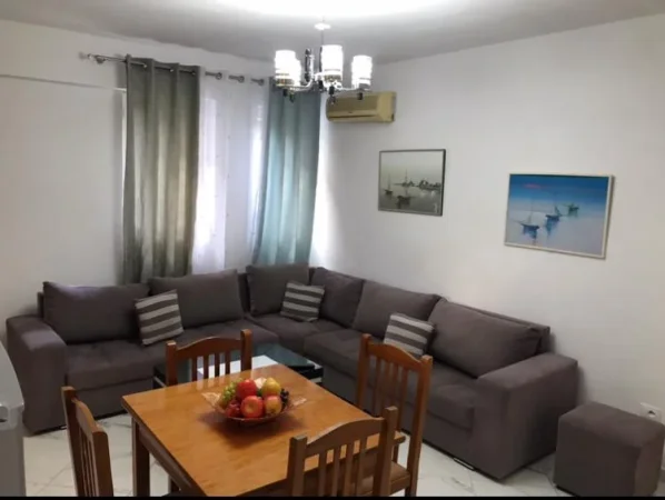 SHTEPI 1+1 ME QIRA LAPRAKE  45.000 LEKE