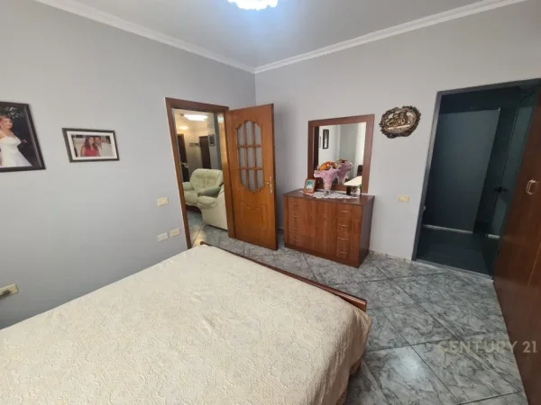 Tirane, jepet me qera apartament 2+1 Kati 3, 93 m² 750 € (21 dhjetori)