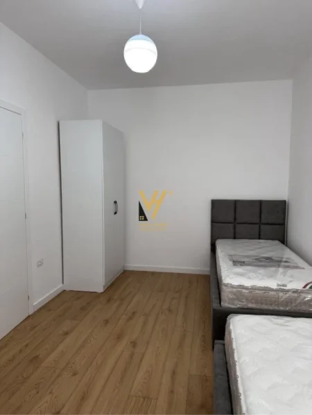 Tirane, jepet me qera apartament 2+1+Ballkon Kati 4, 100 m² 600 € (ASTIR)