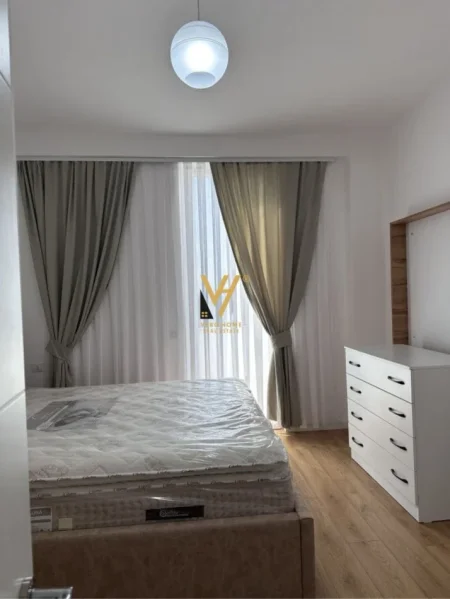 Tirane, jepet me qera apartament 2+1+Ballkon Kati 4, 100 m² 600 € (ASTIR)