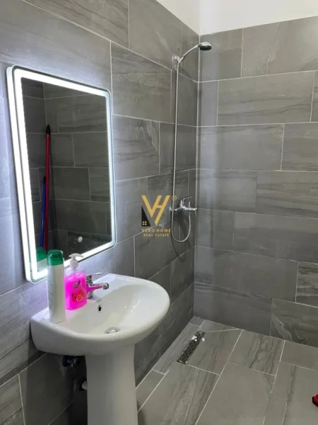 Tirane, jepet me qera apartament 2+1+Ballkon Kati 4, 100 m² 600 € (ASTIR)