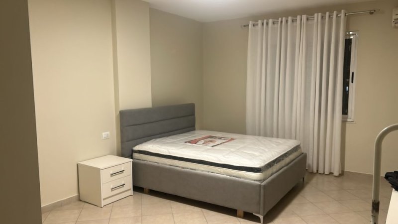 Tirane, jepet me qera apartament 2+1+Ballkon Kati 4, 105 m² 550 € (ASTIR)