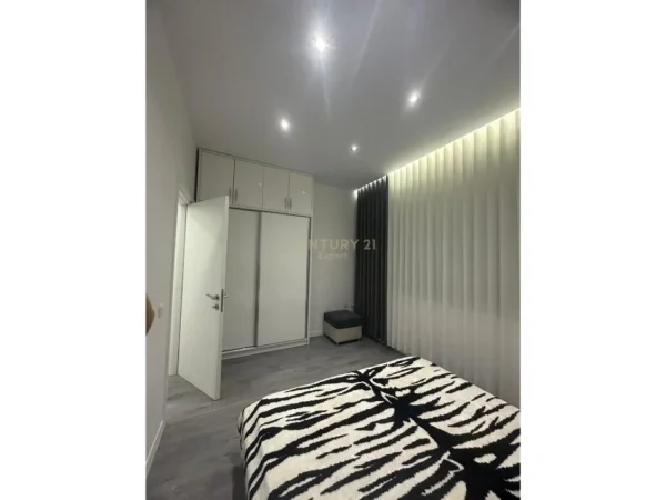 Tirane, jepet me qera apartament 1+1 Kati 1, 60 m² 800 € (Rruga e Elbasanit)