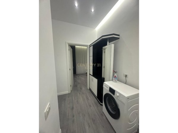 Tirane, jepet me qera apartament 1+1 Kati 1, 60 m² 800 € (Rruga e Elbasanit)