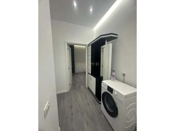 Tirane, jepet me qera apartament 1+1 Kati 1, 60 m² 800 € (Rruga e Elbasanit)