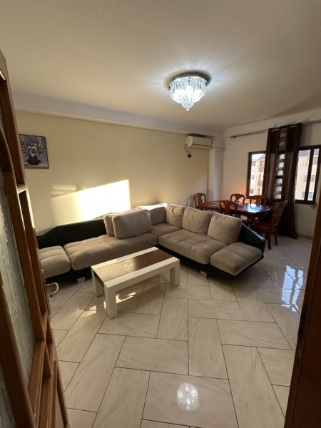 Tirane, jepet me qera apartament 2+1+Ballkon Kati 4, 86 m² 500 € (DON BOSKO)
