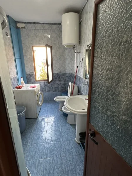 Tirane, jepet me qera apartament 2+1+Ballkon Kati 4, 86 m² 500 € (DON BOSKO)