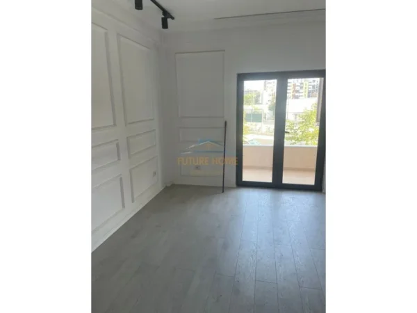 Tirane, jepet me qera zyre Kati 2, 83 m² 1.500 € (Unaza e Re)