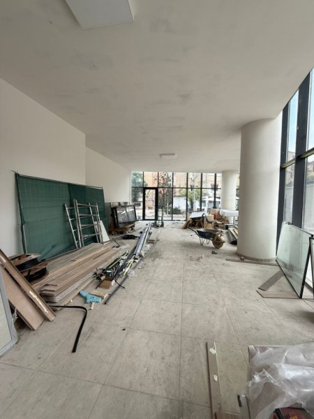 Tirane, jepet me qera zyre , 120 m² 2.700 € (Mine Peza)