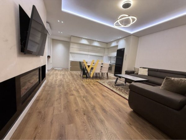 Tirane, jepet me qera apartament 2+1+Ballkon Kati 13, 113 m² 800 € (CASA ITALIA)