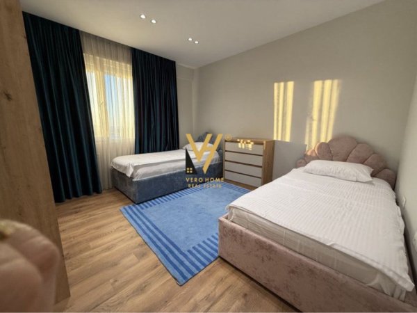 Tirane, jepet me qera apartament 2+1+Ballkon Kati 13, 113 m² 800 € (CASA ITALIA)