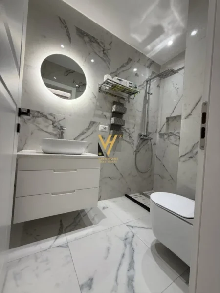 Tirane, jepet me qera apartament 2+1+Ballkon Kati 13, 113 m² 800 € (CASA ITALIA)