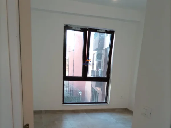 Tirane, shitet apartament 2+1+Ballkon Kati 1, 97 m² 220.000 € (RRUGA MYSLYM SHYRI)