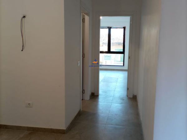 Tirane, shitet apartament 2+1+Ballkon Kati 1, 97 m² 220.000 € (RRUGA MYSLYM SHYRI)