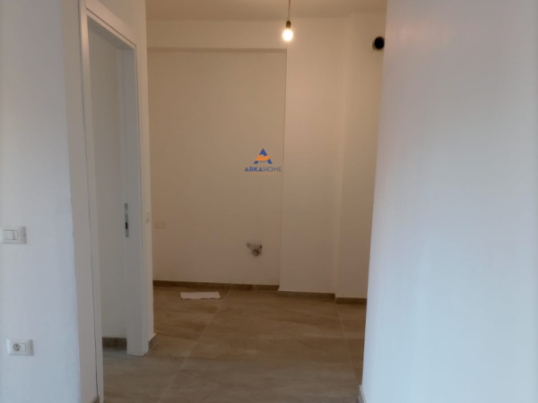 Tirane, shitet apartament 2+1+Ballkon Kati 1, 97 m² 220.000 € (RRUGA MYSLYM SHYRI)