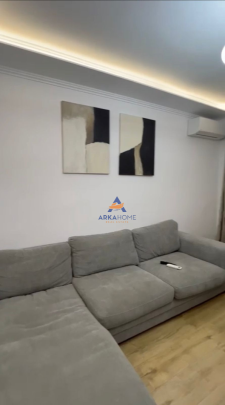 Tirane, jepet me qera apartament 2+1 , 115 m² 700 € (MBRAPA GRADEN BUILDING ,21 DHJETORI)