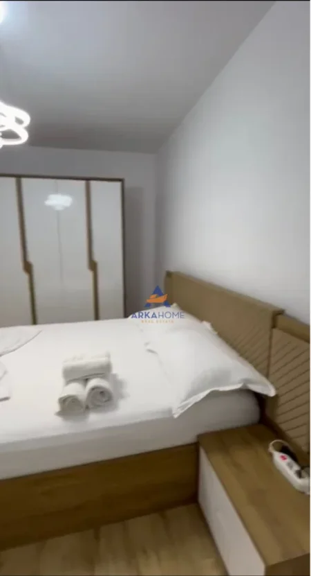 Tirane, jepet me qera apartament 2+1 , 115 m² 700 € (MBRAPA GRADEN BUILDING ,21 DHJETORI)