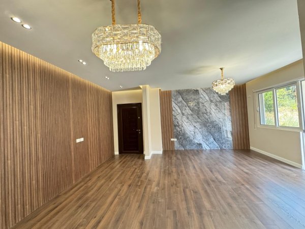 Tirane, jepet me qera apartament 2+1 Kati 2, 121 m² 550 € 