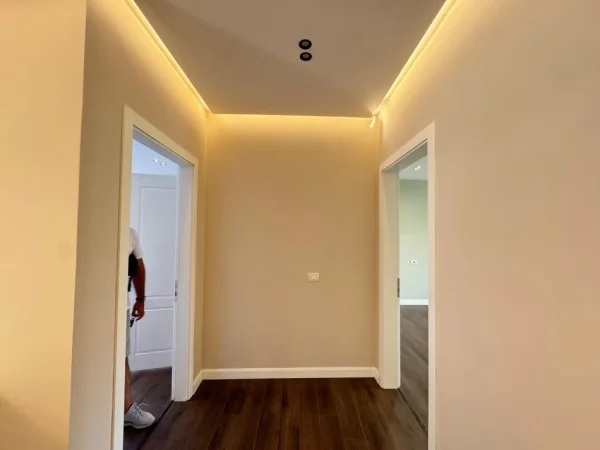 Tirane, jepet me qera apartament 2+1 Kati 2, 121 m² 550 € 