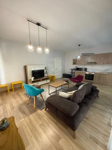 Tirane, jepet me qera apartament 2+1 , 100 m² 1.000 € 