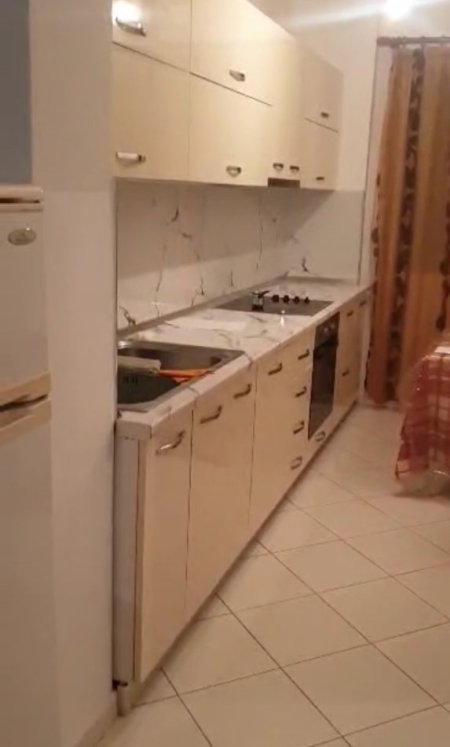 Tirane, jepet me qera 2+1 Kati 5, 