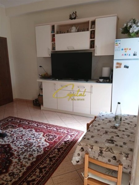 Tirane, jepet me qera apartament 2+1 Kati 2, 85 m² 500 € (5 MAJI)