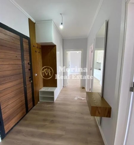 Tirane, jepet me qera apartament 2+1+Ballkon Kati 4, 90 m² 550 € (Bulevardi i Ri)