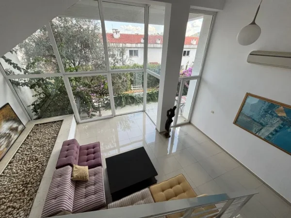 Tirane, jepet me qera Vile 3 Katshe , 460 m² (Kodra e Diellit 1)