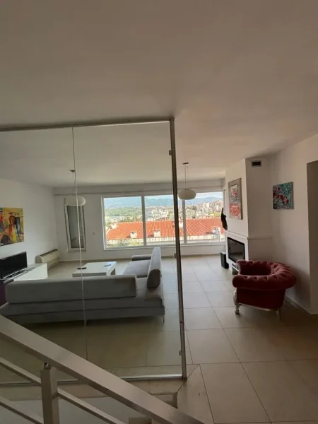 Tirane, jepet me qera Vile 3 Katshe , 460 m² (Kodra e Diellit 1)