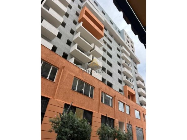 Tirane, shitet apartament 2+1 Kati 4, 111 m² 125.000 € (Zona e 3-shit, Mezez)