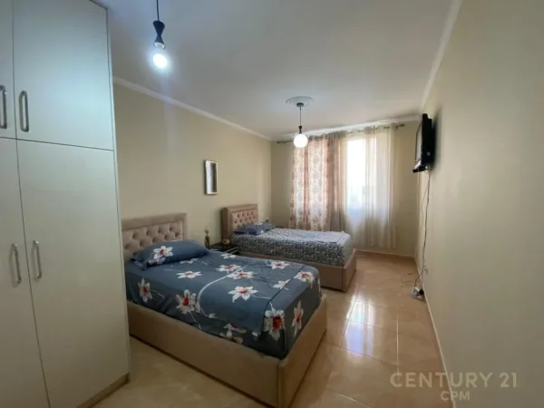 Tirane, jepet me qera apartament 2+1+Aneks+Ballkon Kati 3, 85 m² 450 € 