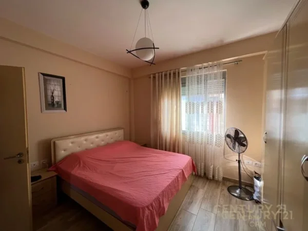 Tirane, jepet me qera apartament 1+1+Aneks+Ballkon Kati 5, 65 m² 550 € 