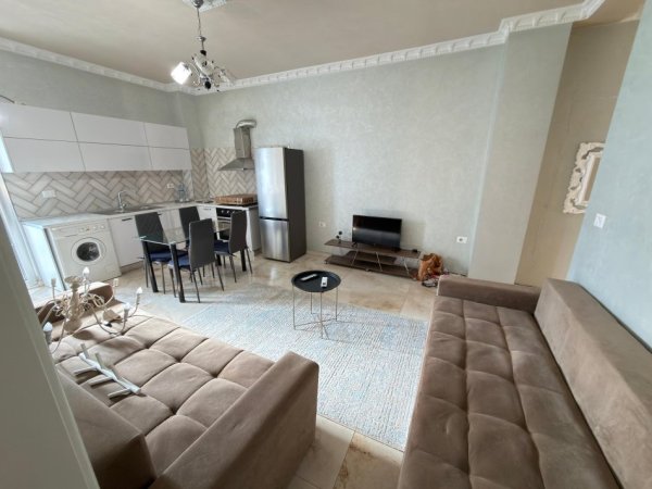 Tirane, jepet me qera apartament 2+1 Kati 5, 550 €