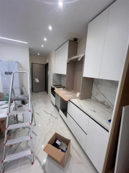 Tirane, jepet me qera apartament 2+1 Kati 4, 120 m² 899 € (mine peza)