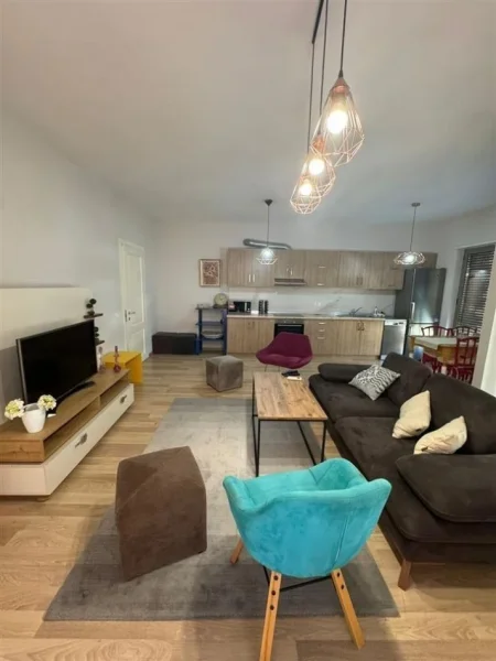 Tirane, jepet me qera apartament 2+1 Kati 6, 100 m² 1.000 € (KOMPLEKSI DELIJORGJI)