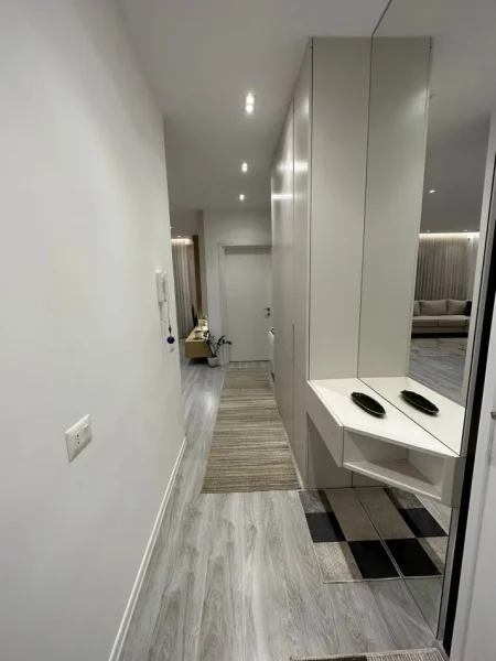 Tirane, jepet me qera apartament 2+1 Kati 3, 100 m² 850 € (Rruga e Dibres, prane Hotel Elises)