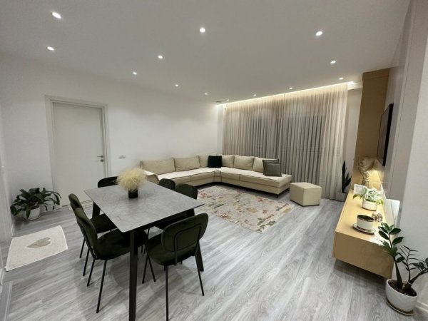 Tirane, jepet me qera apartament 2+1 Kati 3, 100 m² 850 € (Rruga e Dibres, prane Hotel Elises)