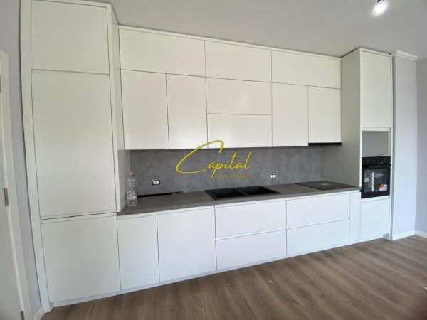 Tirane, jepet me qera apartament 2+1 Kati 4, 90 m² 550 € (ISH STACIONII TRENIT)