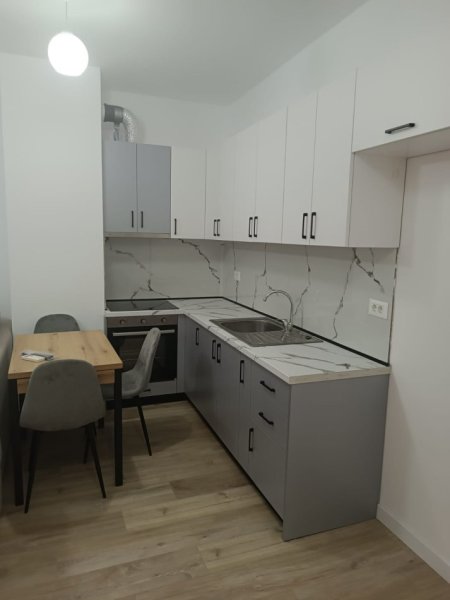 Tirane, jepet me qera apartament 1+1+ parking  Kati 2, (Univeristy City) perballë shkollës